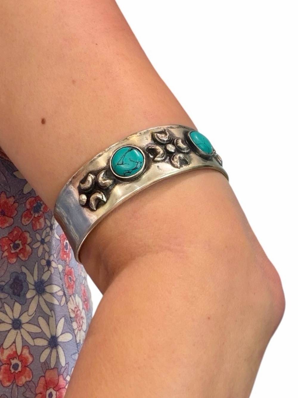 Ornate Faux Cabachon Turquoise Silver Arm Cuff